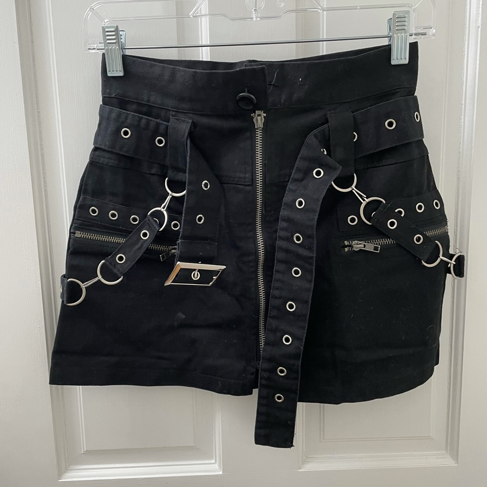 black lf grommet skirt